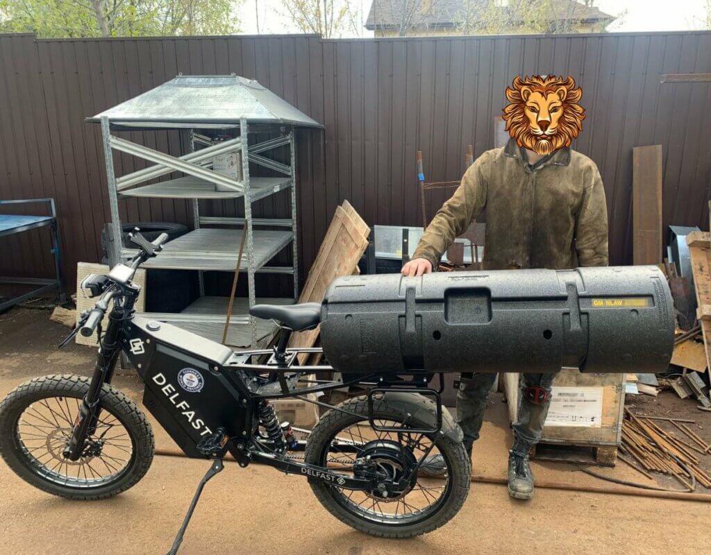 Delfast e-bikes with antitank weapons used by Ukrainian soldiers
